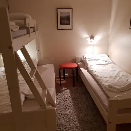 Henriksen Gjestestue 3* Sørkjosen