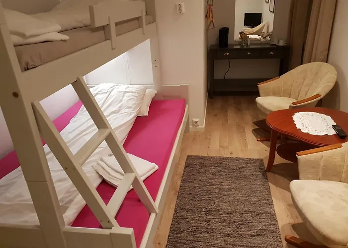 Henriksen Gjestestue 쇠르쇼센